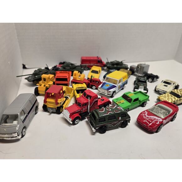 Lot Transformers Matchbox 1977 Hot Wheels Gold 57 FORD T-BIRD Others See Pics - Picture 2 of 12